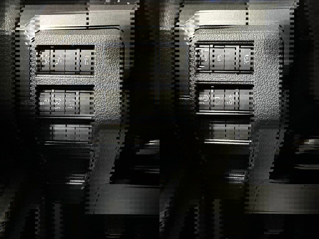 Used 2025 Toyota 4Runner TRD Off-Road image 18