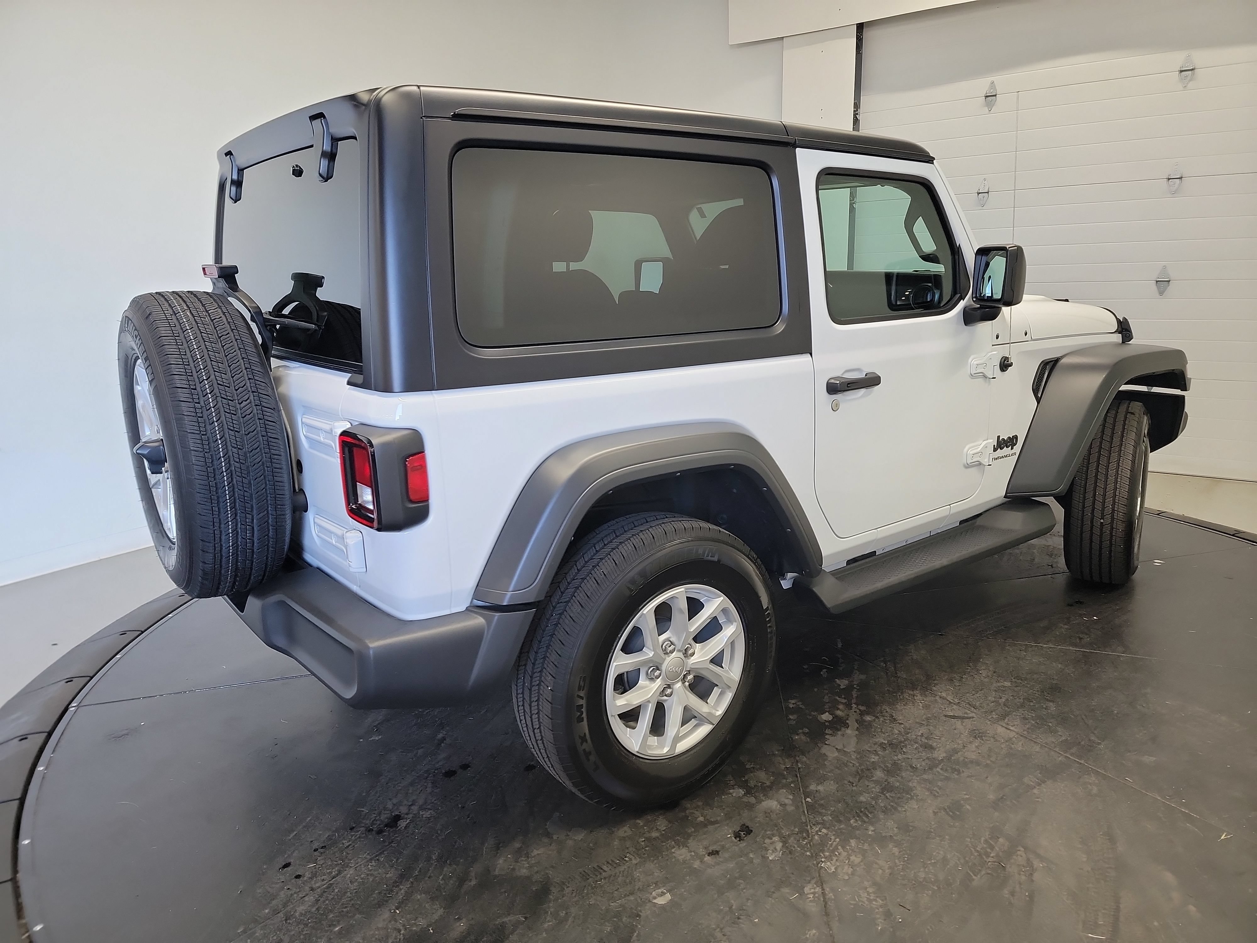 Used 2023 Jeep Wrangler Sport AWD/4WD image 9
