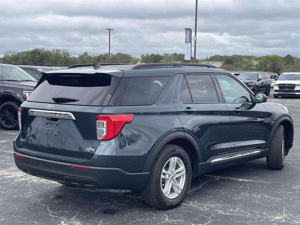 Used 2024 Ford Explorer XLT image 3