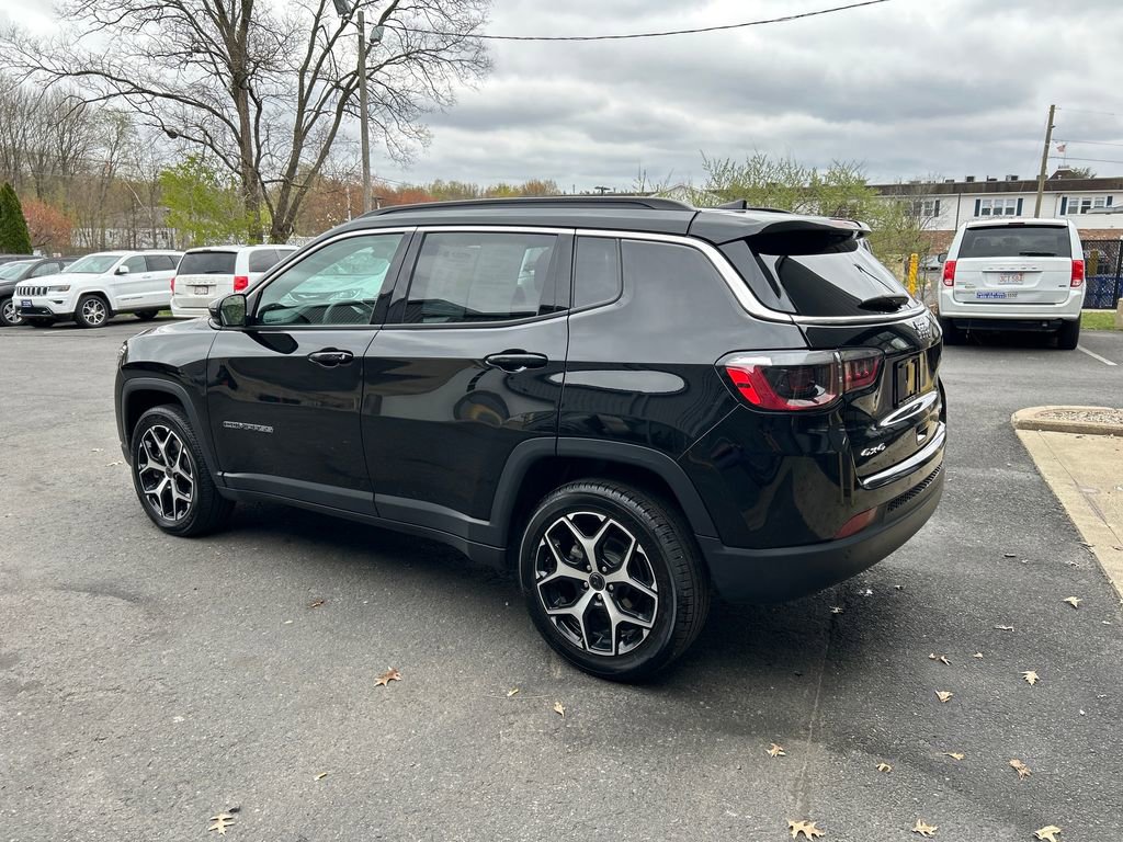 Used 2025 Jeep Compass Limited image 6