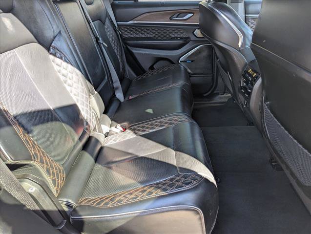 Used 2022 Jeep Grand Cherokee Summit w/ Luxury Tech Group V AWD/4WD image 21