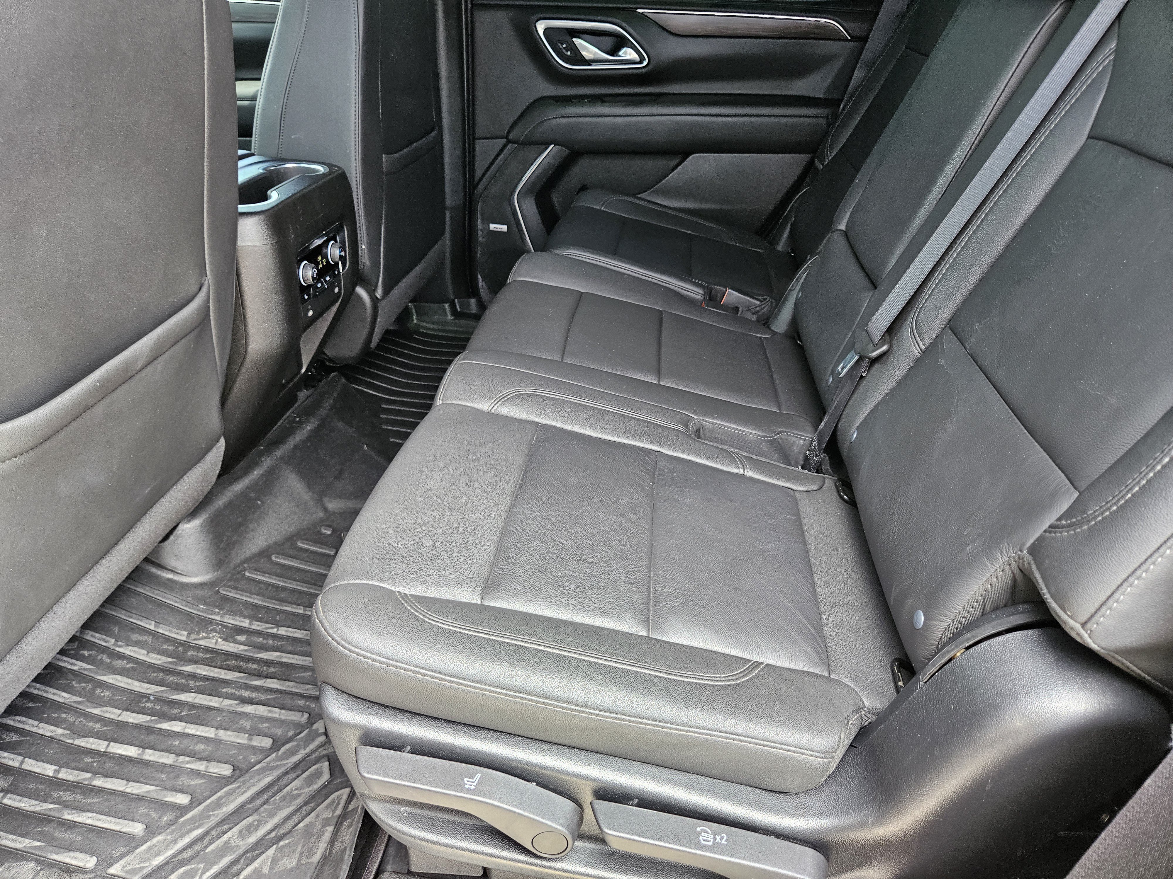 Used 2023 Chevrolet Tahoe Z71 w/ Luxury Package AWD/4WD image 30