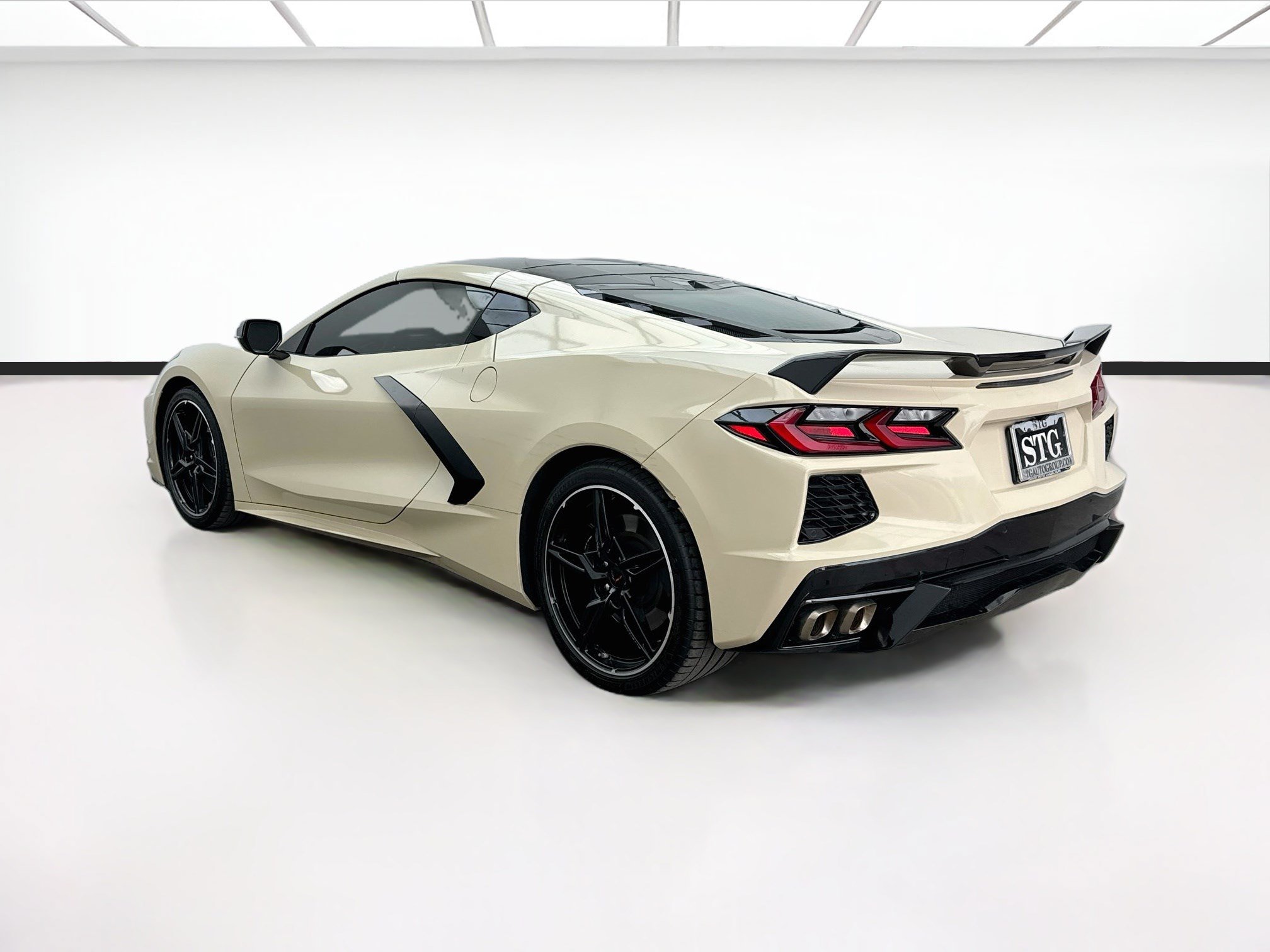 Used 2023 Chevrolet Corvette Stingray Preferred Cpe w/ Z51 Performance Package RWD image 6