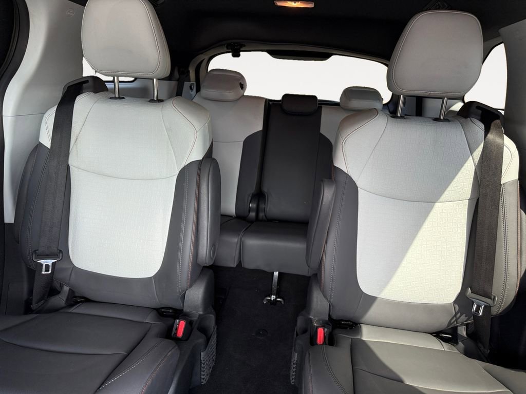 Certified 2022 Toyota Sienna XSE image 13