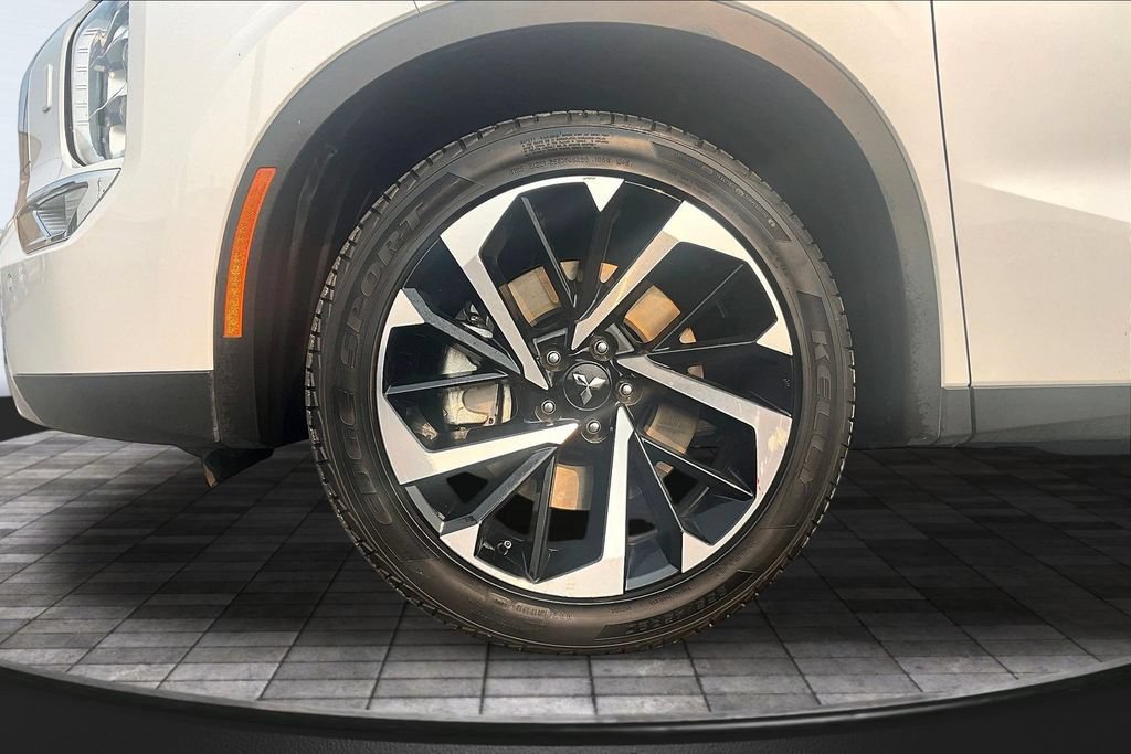 Used 2024 Mitsubishi Outlander SE AWD/4WD image 9