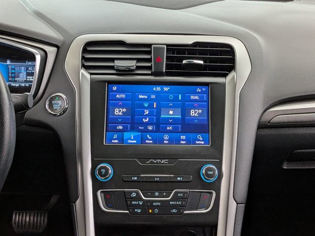 Used 2020 Ford Fusion SE image 30