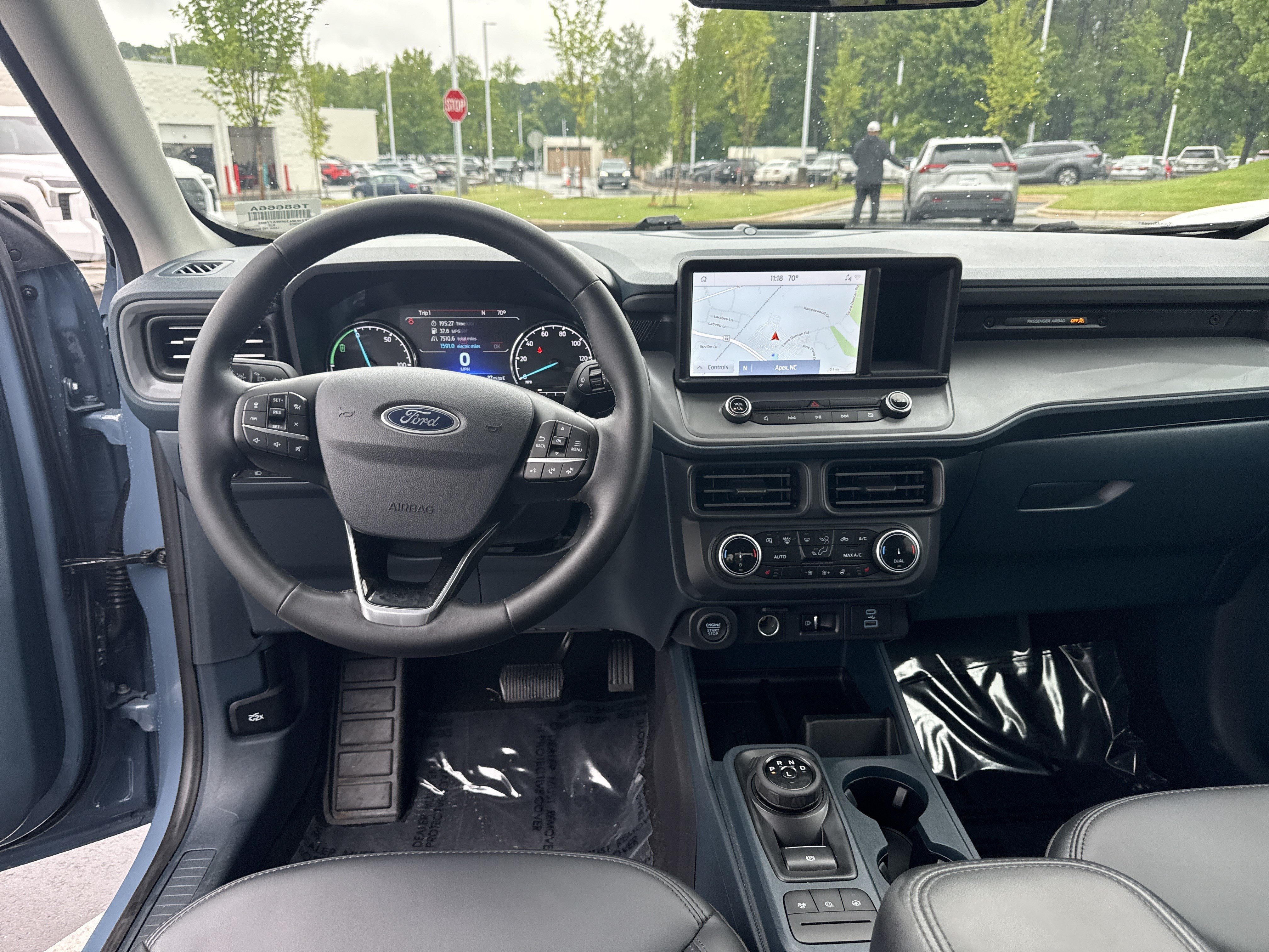 Used 2024 Ford Maverick Lariat w/ Black Appearance Package FWD image 28