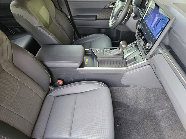 Used 2025 Lexus GX 550 image 13