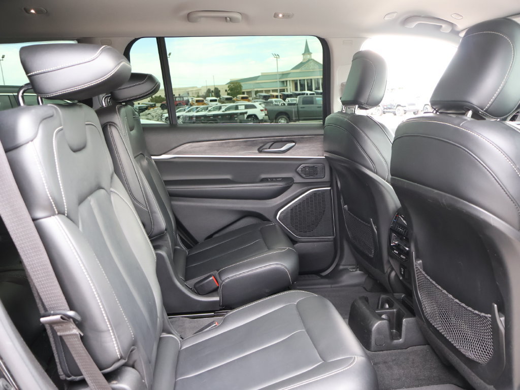 Used 2021 Jeep Grand Cherokee L Limited AWD/4WD image 11