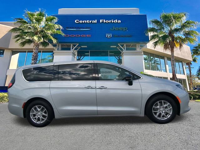 New 2026 Chrysler Voyager LX image 4