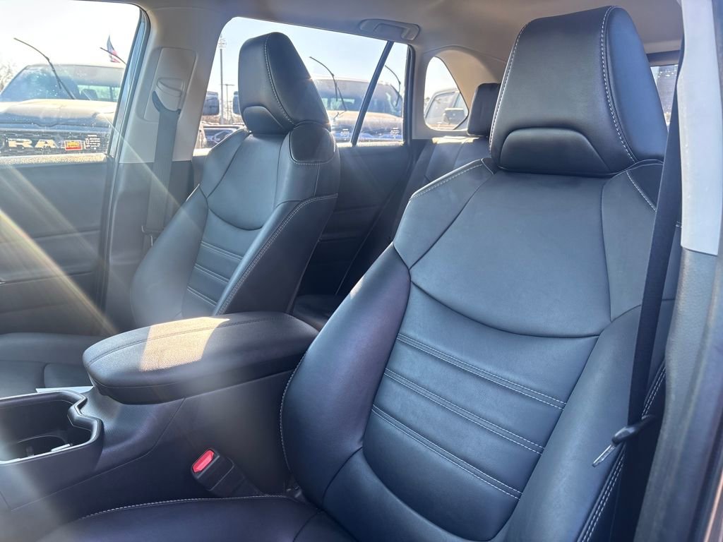 Used 2023 Toyota RAV4 XLE Premium image 8