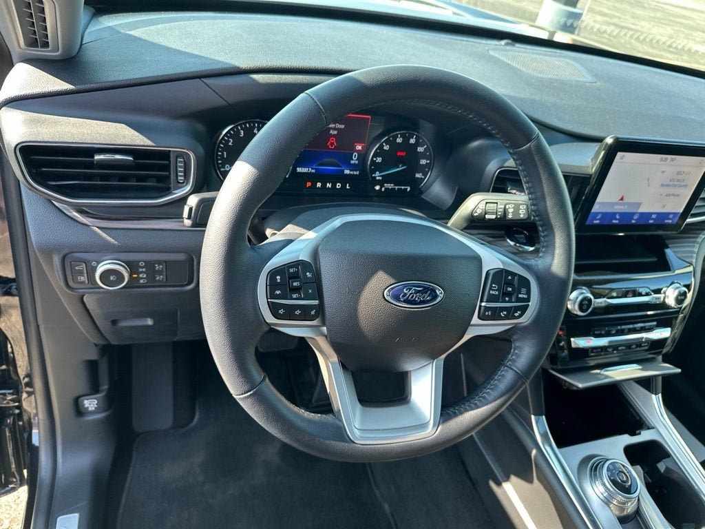 Certified 2022 Ford Explorer Limited w/ Hybrid Equipment Group 310A AWD/4WD image 18