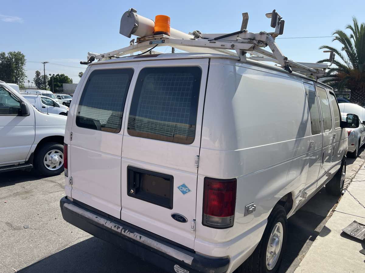 Used 2010 Ford E-250 and Econoline 250 image 4