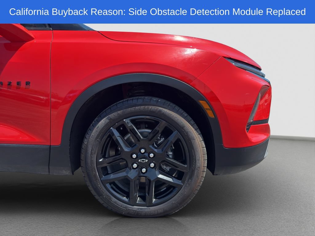 Used 2025 Chevrolet Blazer LT w/ Sound & Technology Package FWD image 21