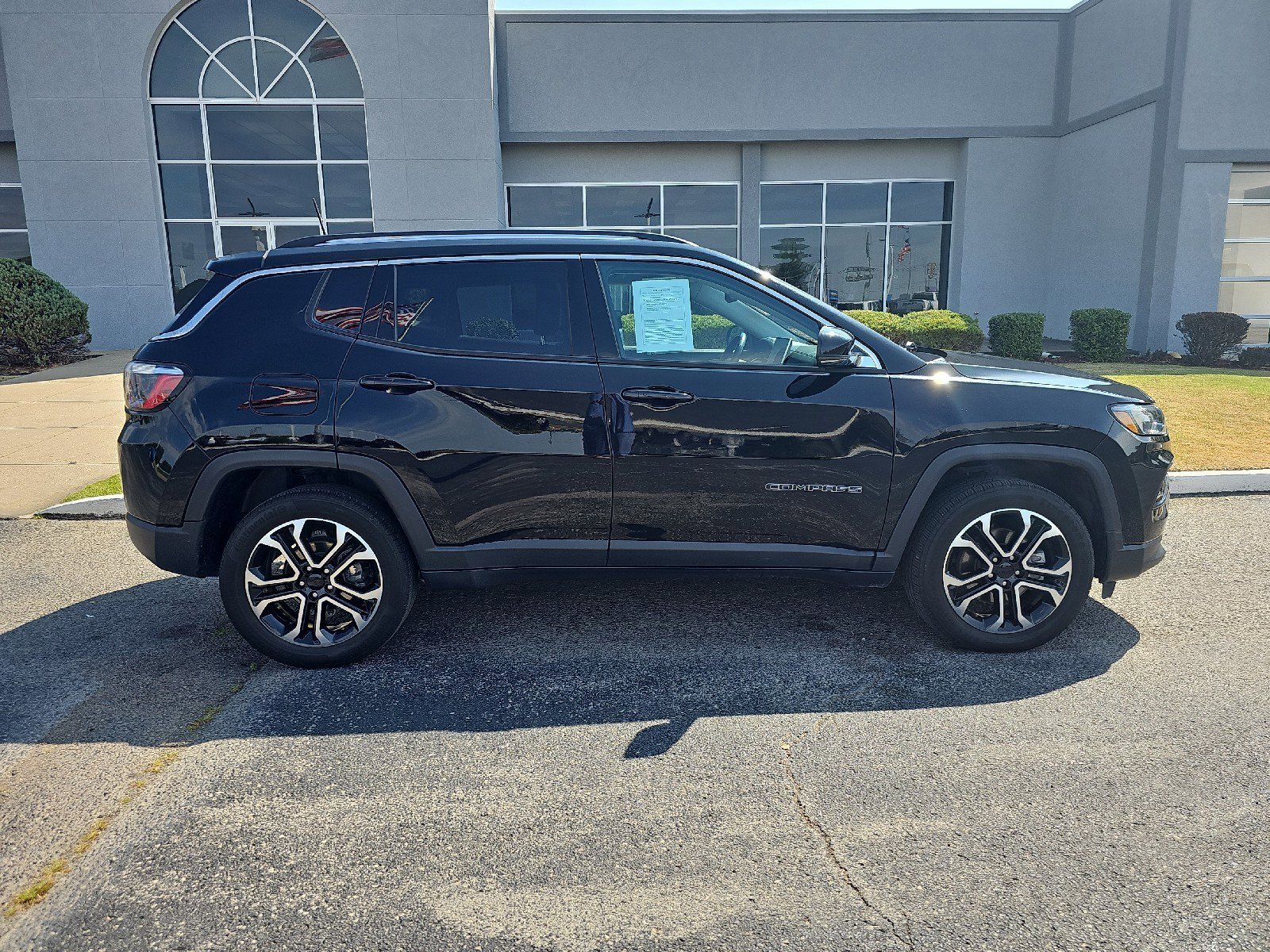 Used 2022 Jeep Compass Limited image 6