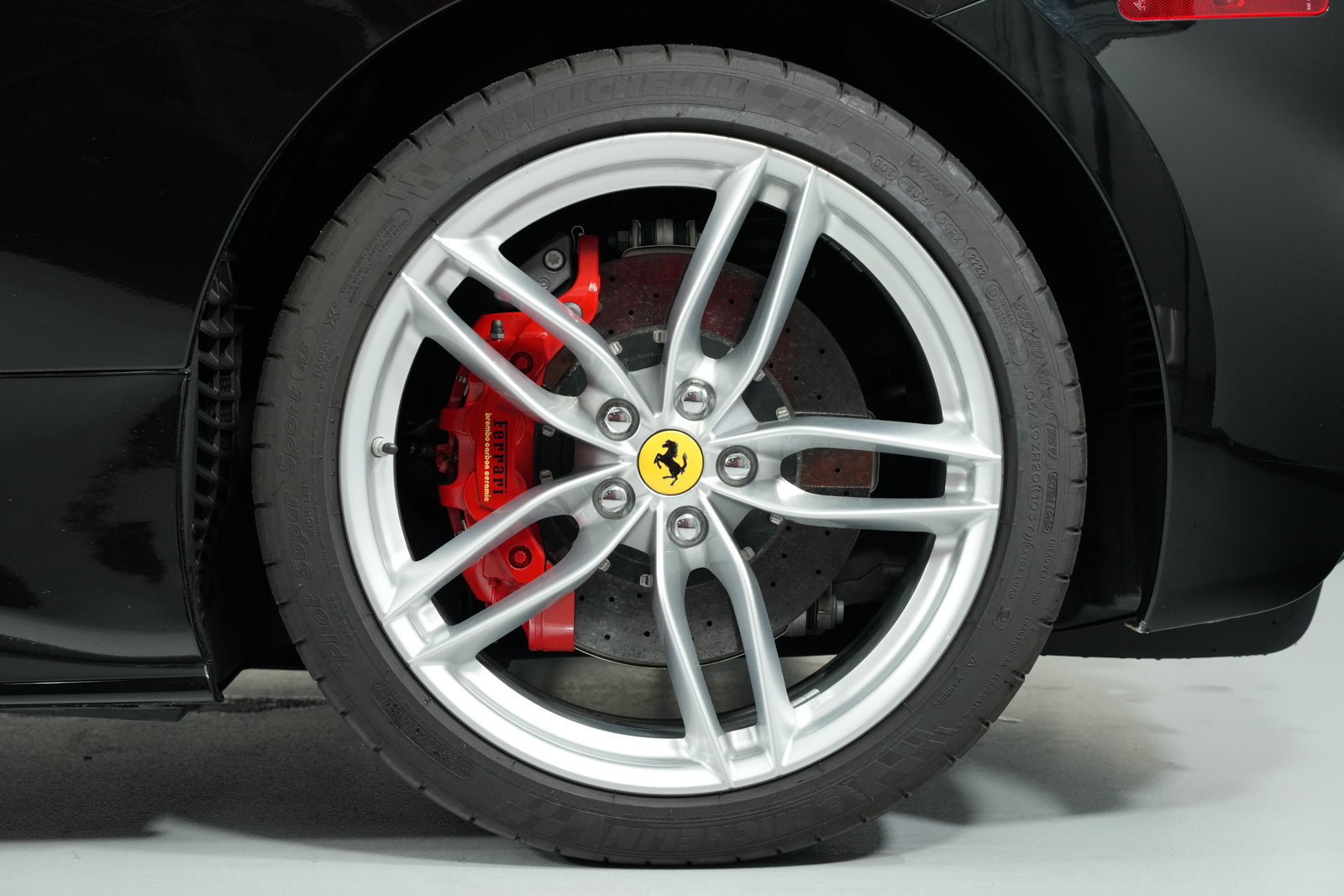 Certified 2017 Ferrari 488 Spider RWD image 10