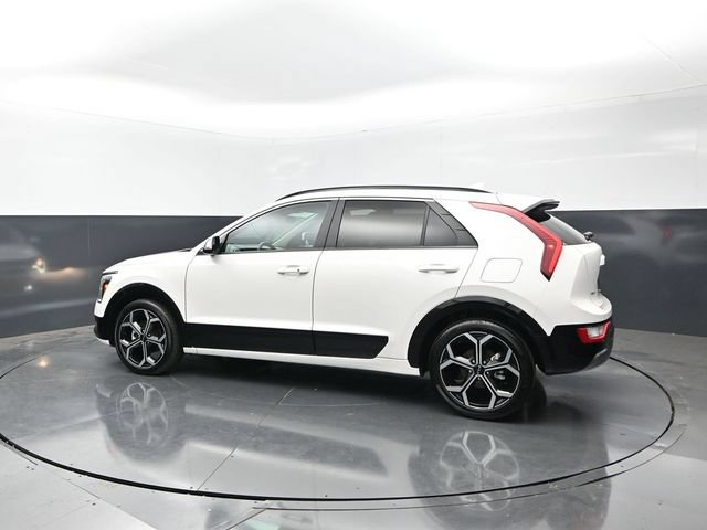 Used 2024 Kia Niro EX Touring FWD image 2