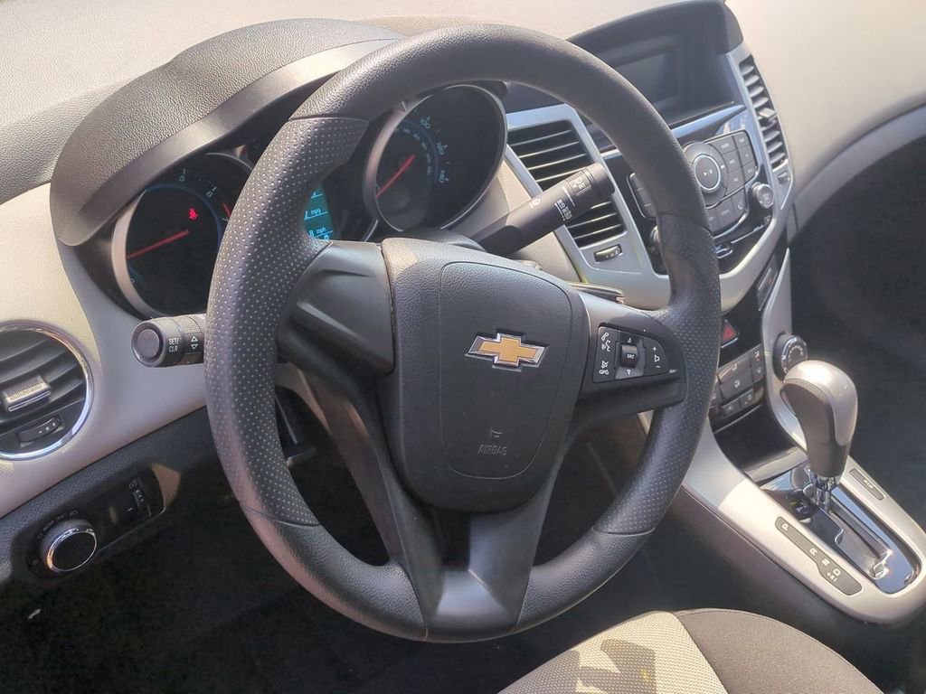 Used 2013 Chevrolet Cruze LS FWD image 14