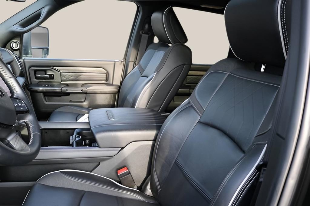 Used 2025 RAM 3500 Limited image 14