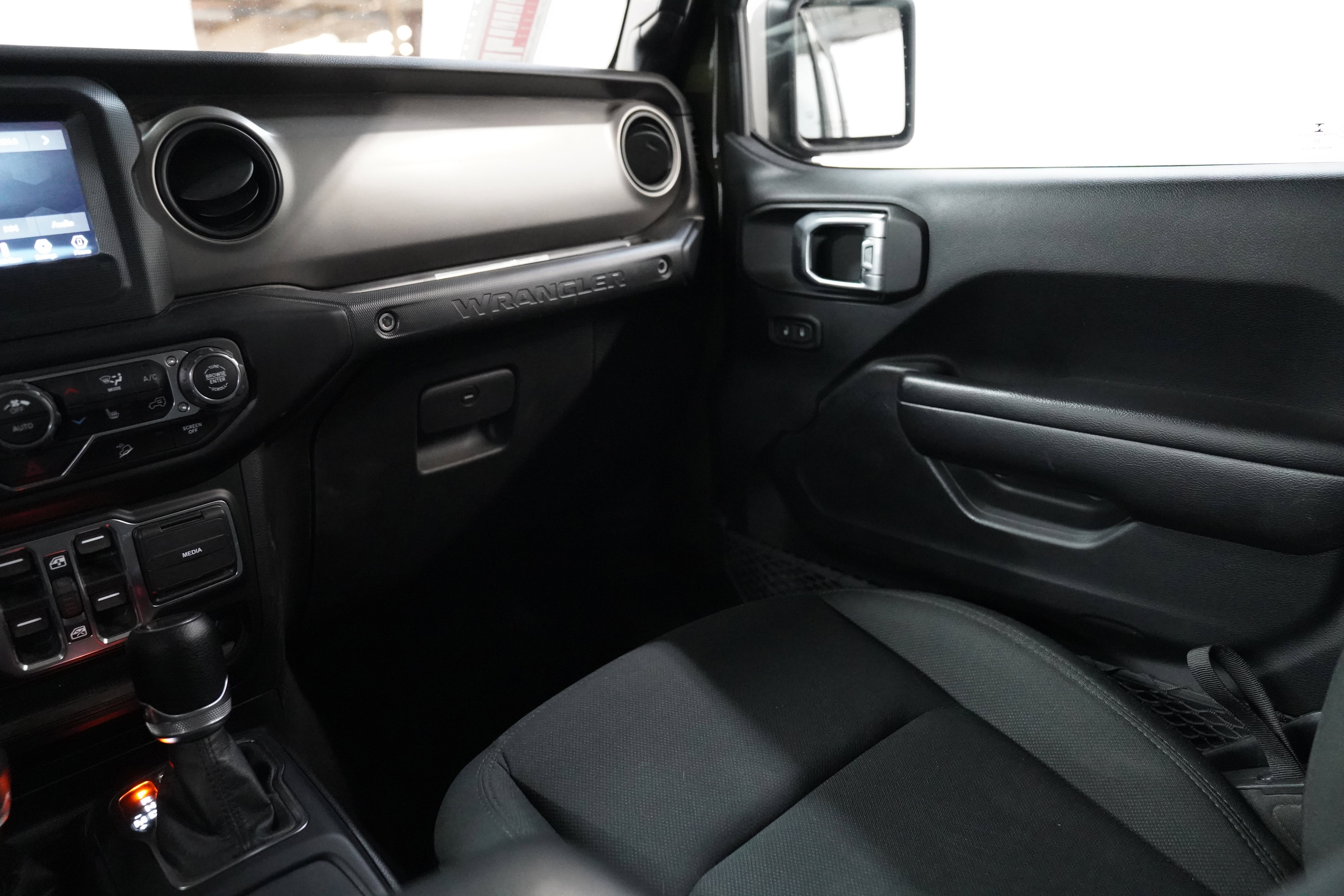 Used 2021 Jeep Wrangler Unlimited Sport AWD/4WD image 13