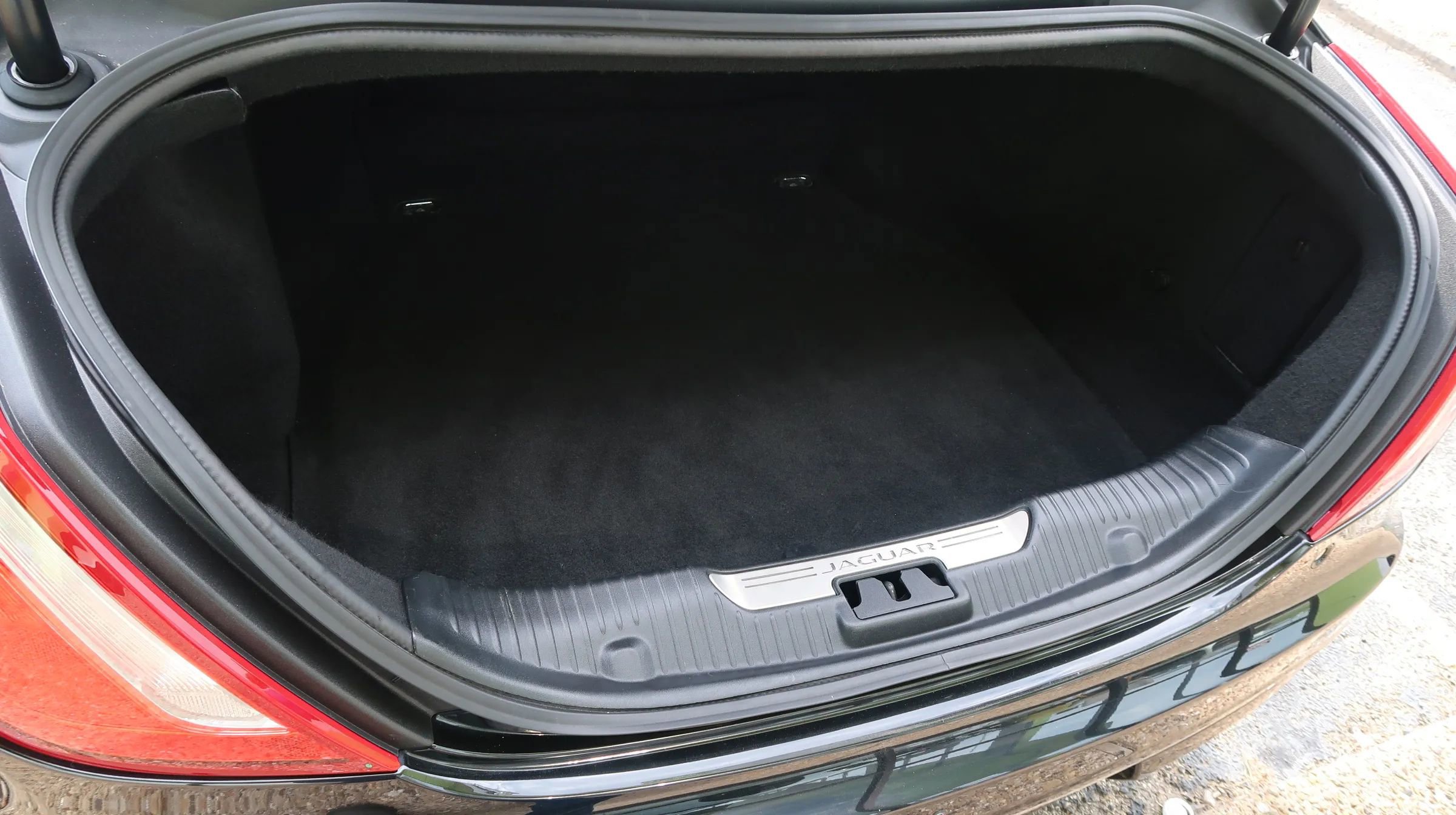 Used 2019 Jaguar XJ L Portfolio image 15