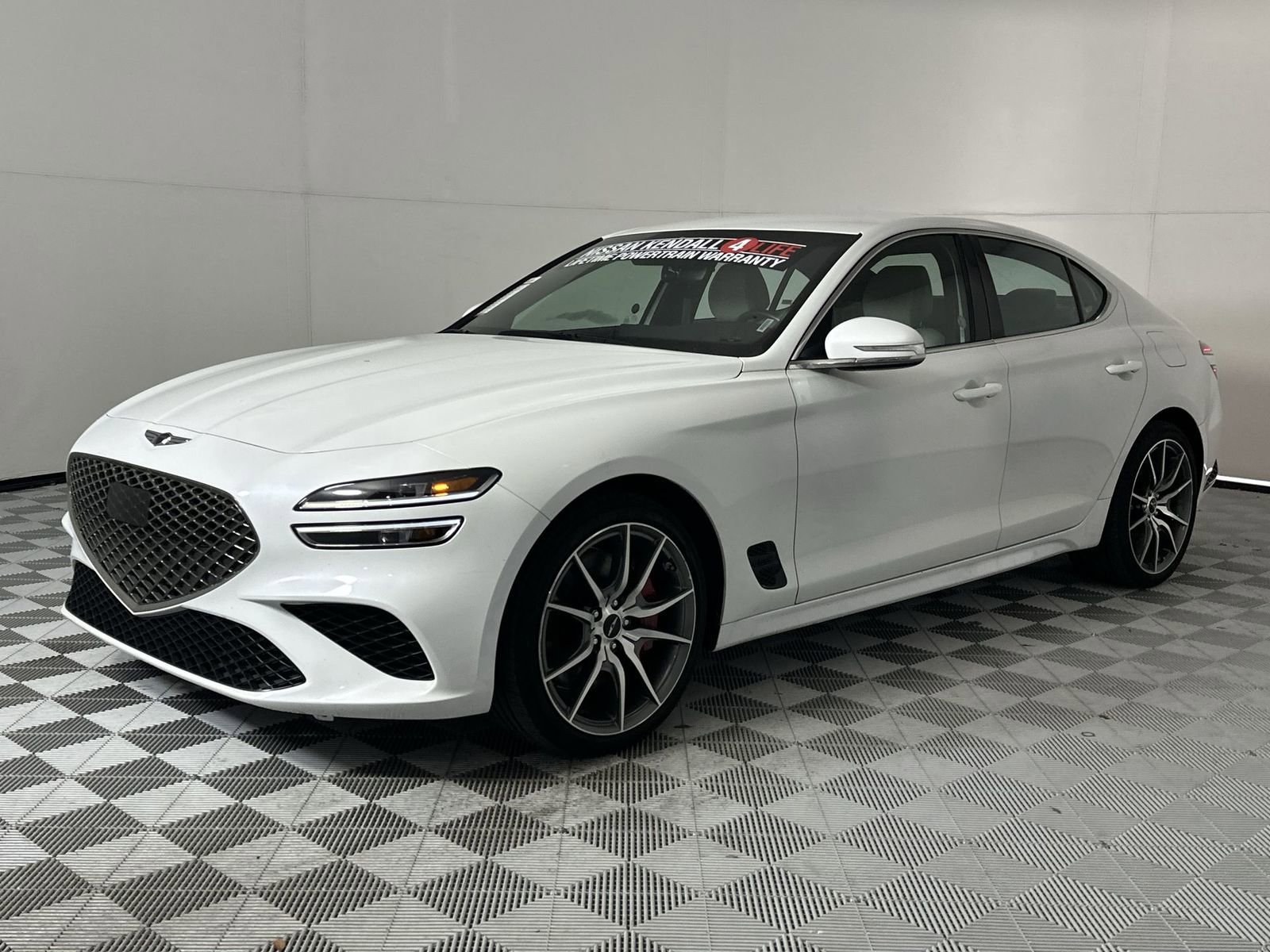 Used 2025 Genesis G70 2.5T RWD image 4