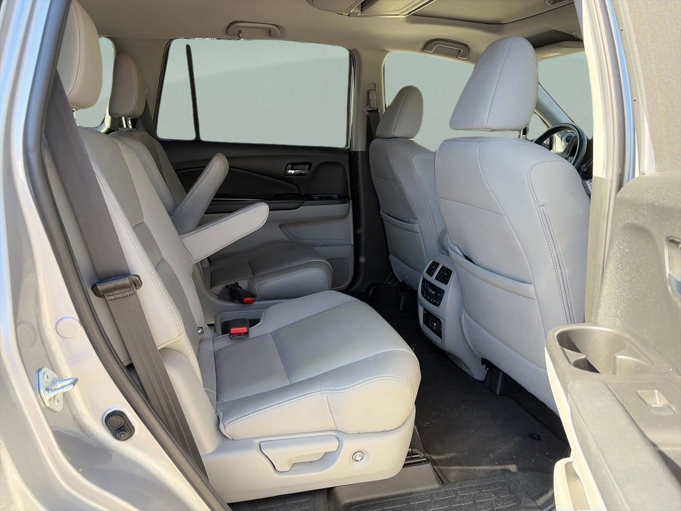 Certified 2021 Honda Pilot Touring image 19