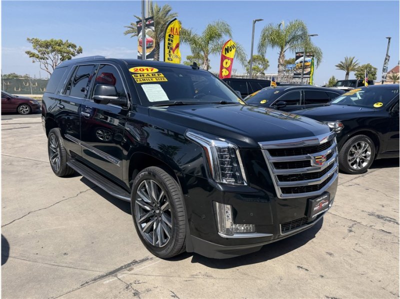 Used 2017 Cadillac Escalade Premium Luxury RWD image 8