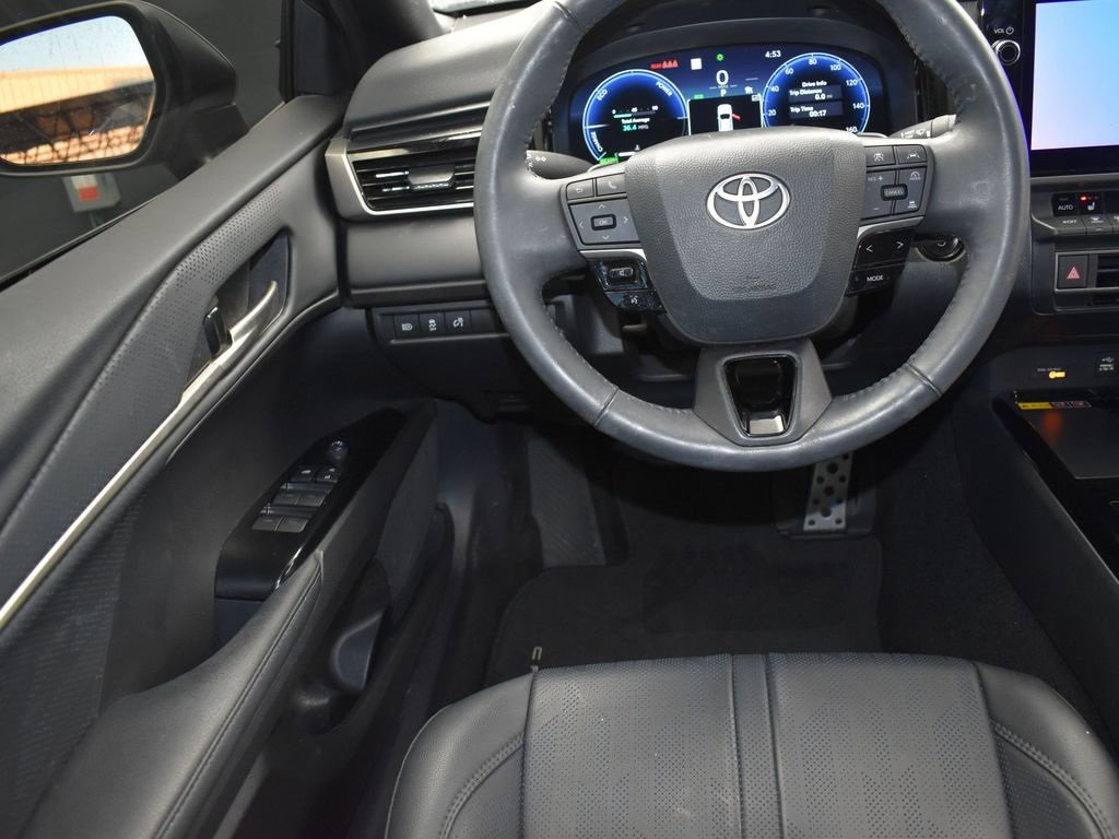 Used 2025 Toyota Camry XSE image 30