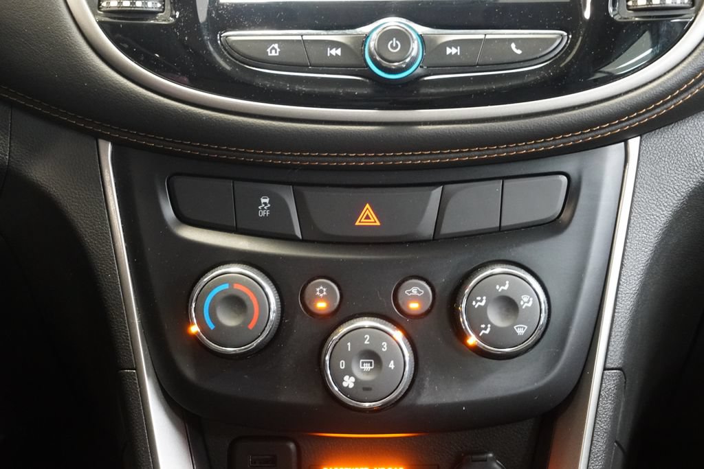 Used 2020 Chevrolet Trax LS FWD image 18