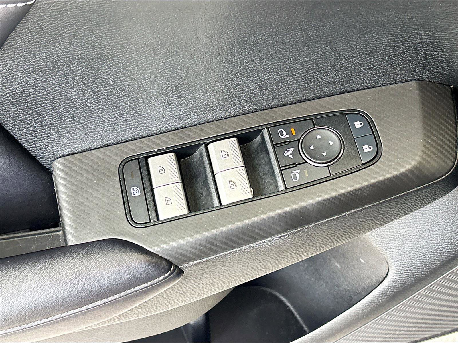 Used 2025 Mitsubishi Outlander SE FWD image 18