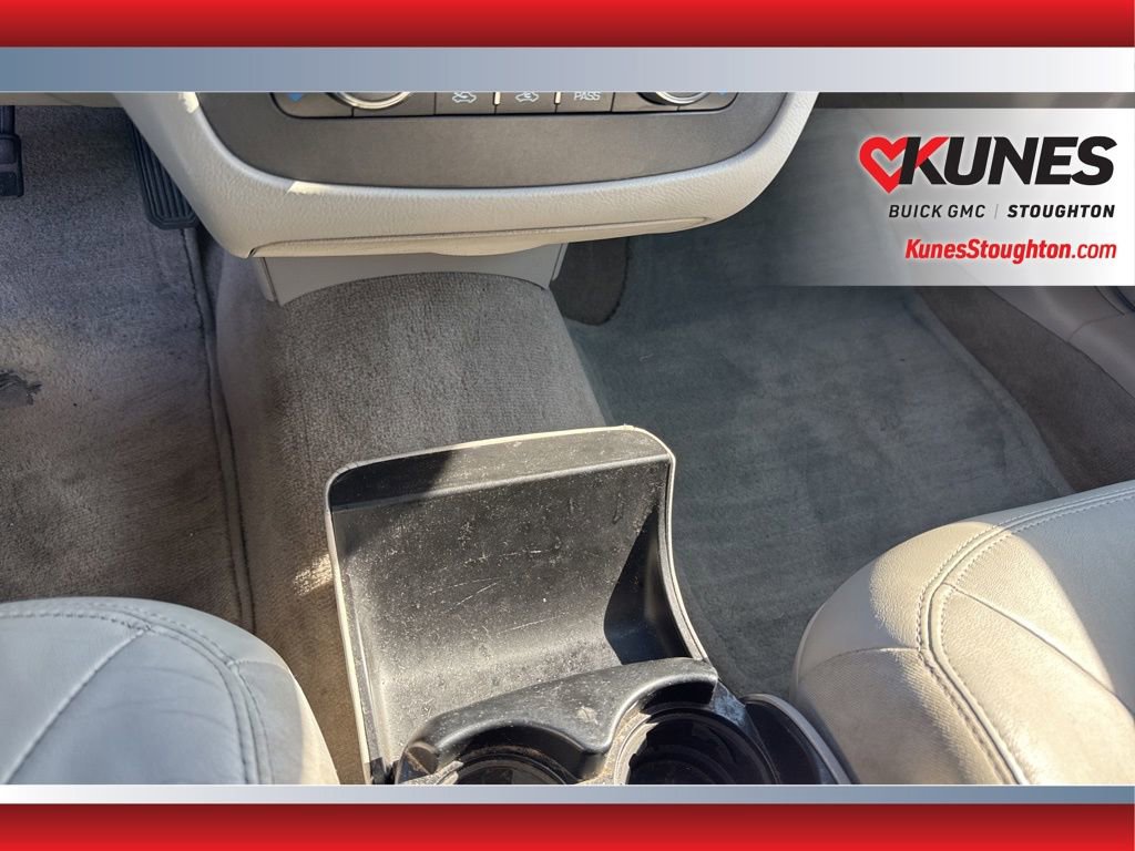 Used 2011 Buick Lucerne CXL image 31