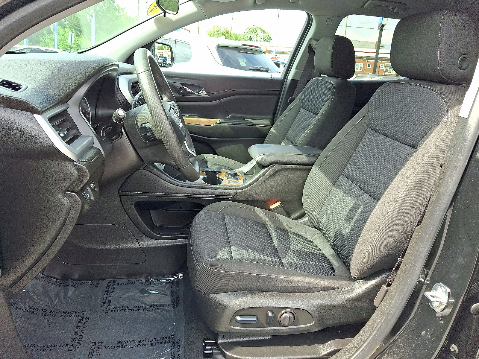 Used 2023 GMC Acadia SLE w/ Driver Convenience Package image 15