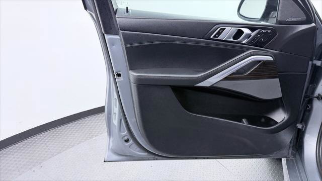Used 2025 BMW X6 xDrive40i w/ Climate Comfort Package image 14