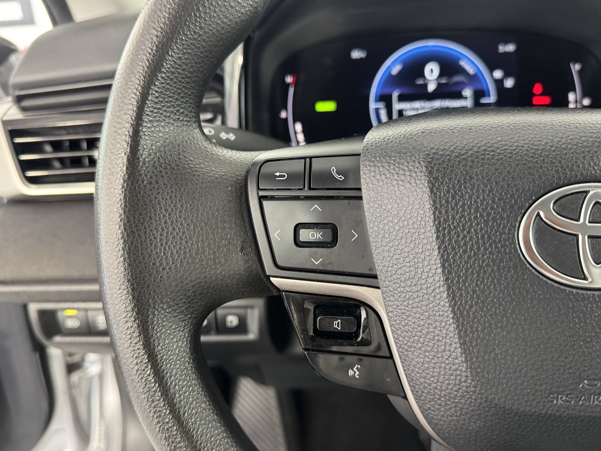 Certified 2025 Toyota Camry LE FWD image 28