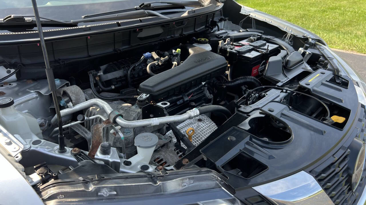 Used 2018 Nissan Rogue SV w/ Premium Package image 35