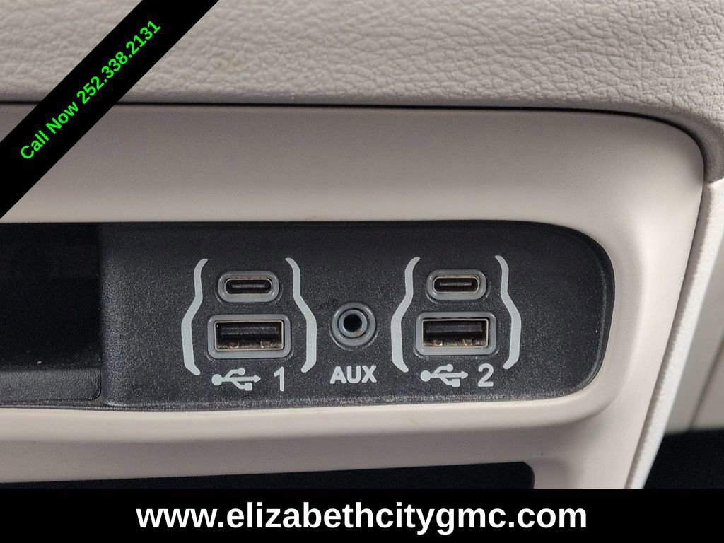 Used 2023 Chrysler Pacifica Touring-L FWD image 32