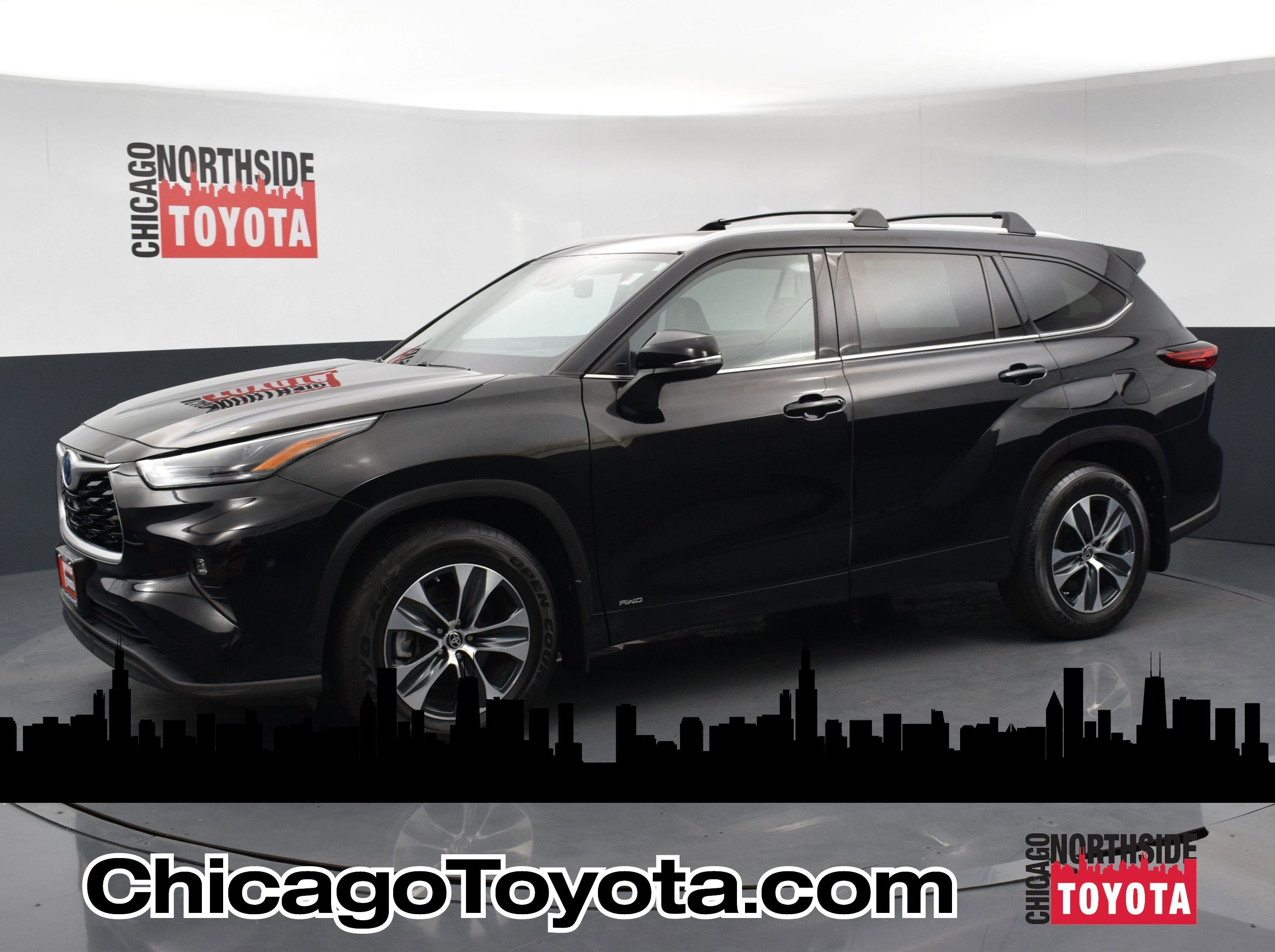 Used 2022 Toyota Highlander XLE AWD/4WD image 1