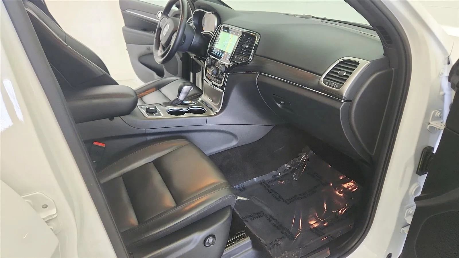 Used 2022 Jeep Grand Cherokee Limited w/ Trailer Tow Group IV image 36