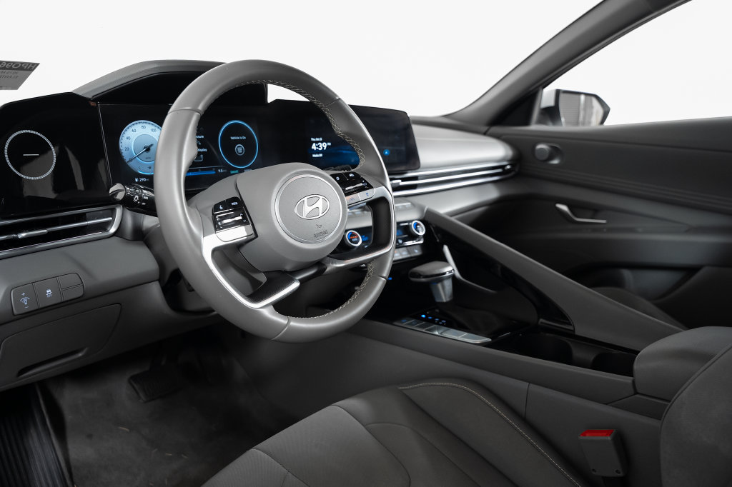 Certified 2025 Hyundai Elantra SEL FWD image 26