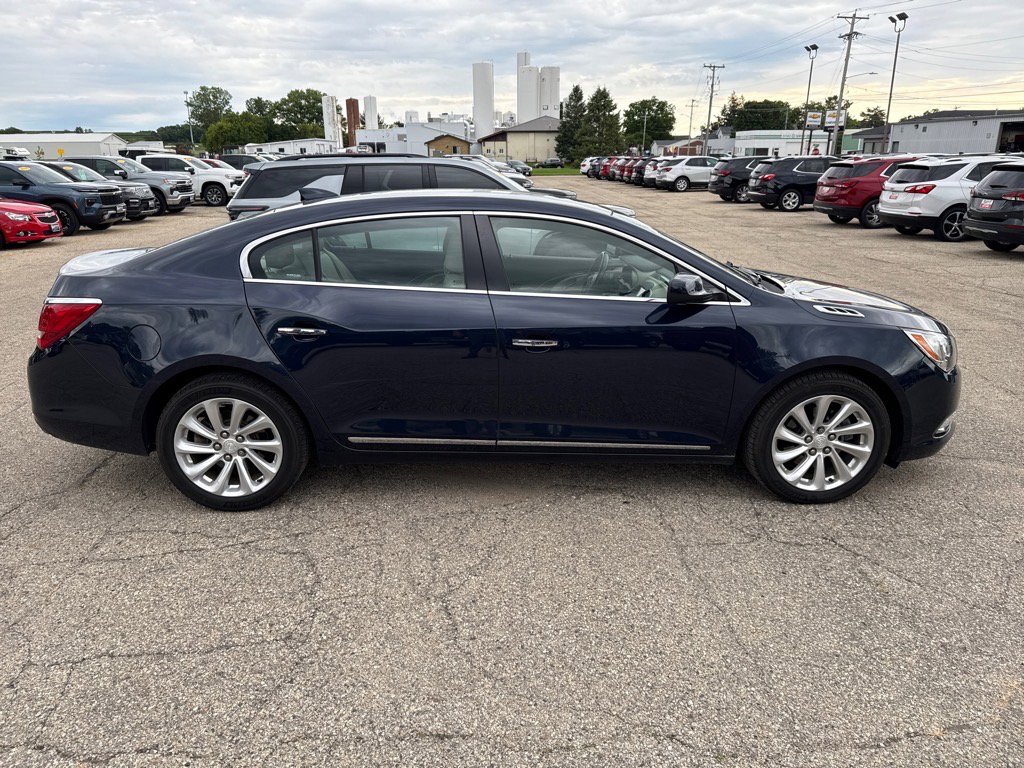 Used 2016 Buick LaCrosse image 3