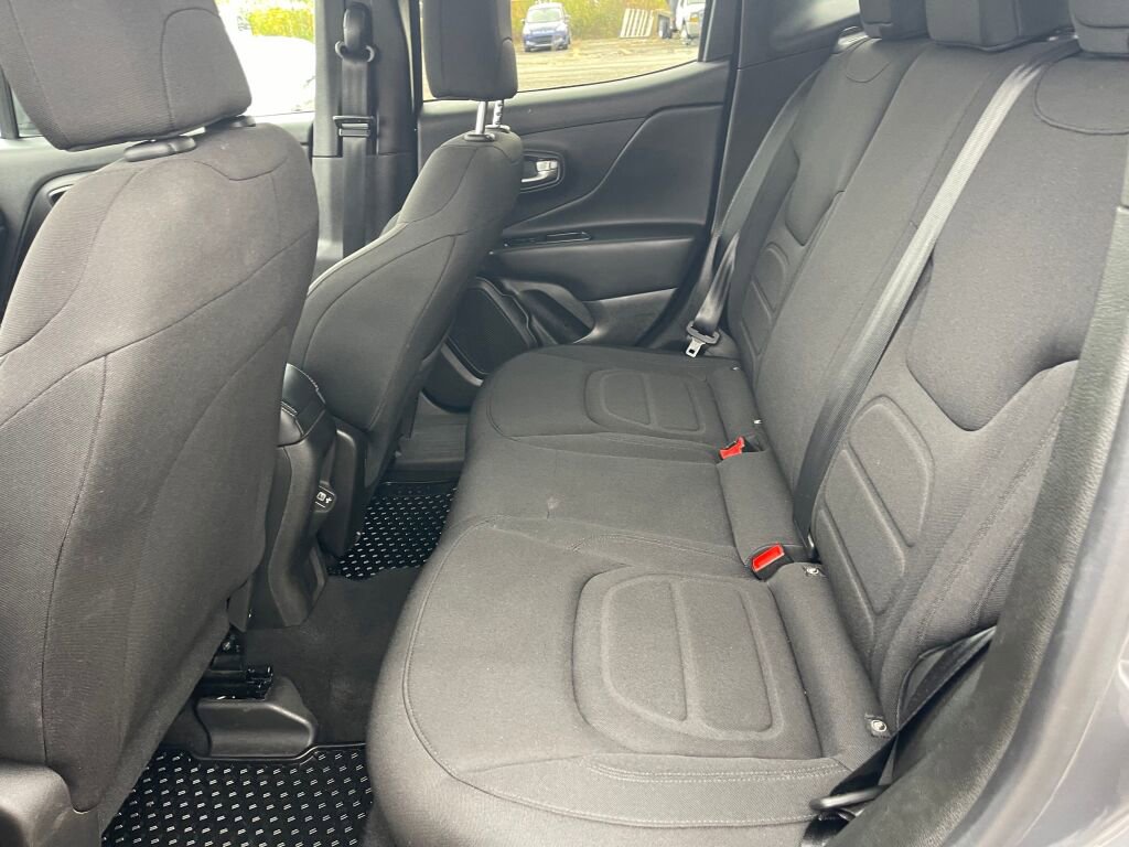 Used 2022 Jeep Renegade Latitude image 18