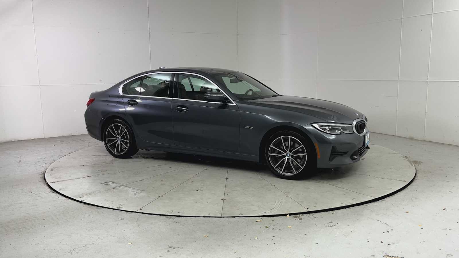 Used 2022 BMW 330e xDrive w/ Premium Package AWD/4WD image 8