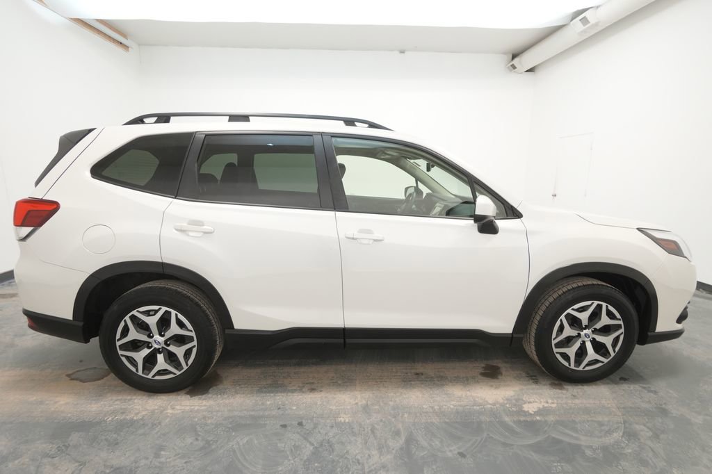 Used 2024 Subaru Forester Premium image 10