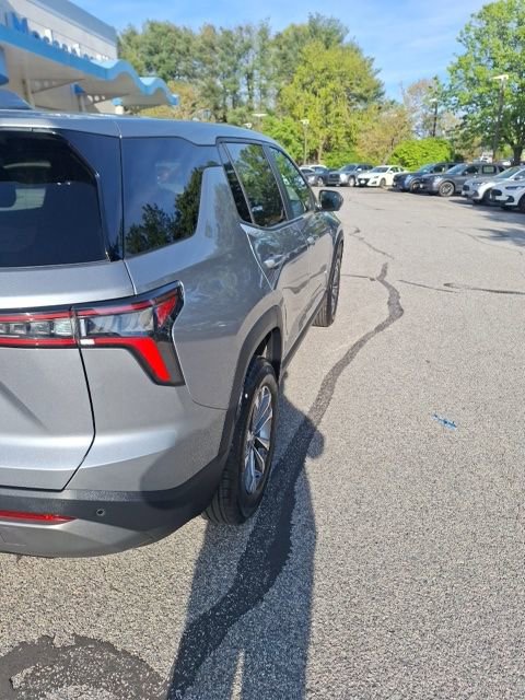 Used 2025 Chevrolet Equinox LT w/ Safety and Technology Package AWD/4WD image 10