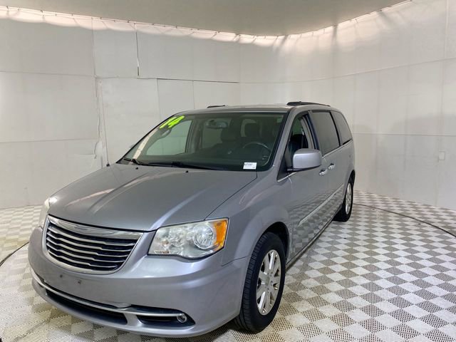 Used 2014 Chrysler Town & Country Touring w/ Driver Convenience Group image 20