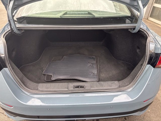 Used 2025 Nissan Sentra SR FWD image 19