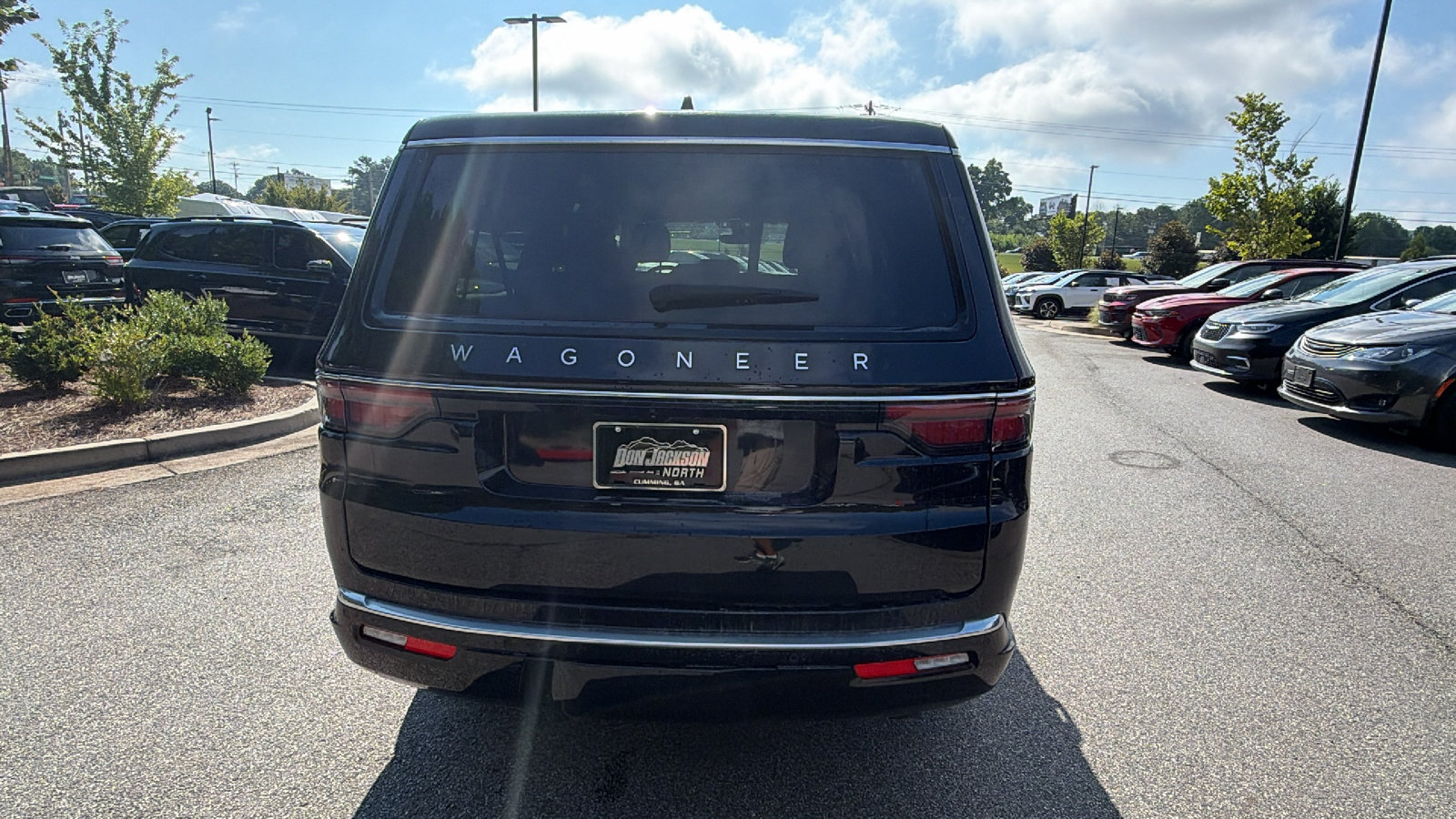 Used 2025 Jeep Wagoneer L 4WD image 9