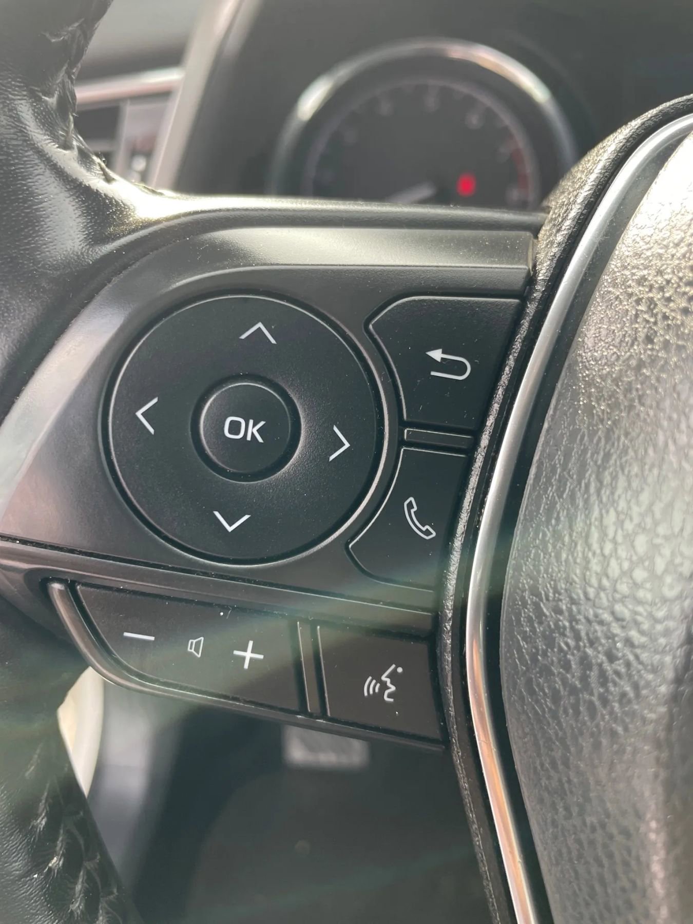 Used 2020 Toyota Camry SE image 21