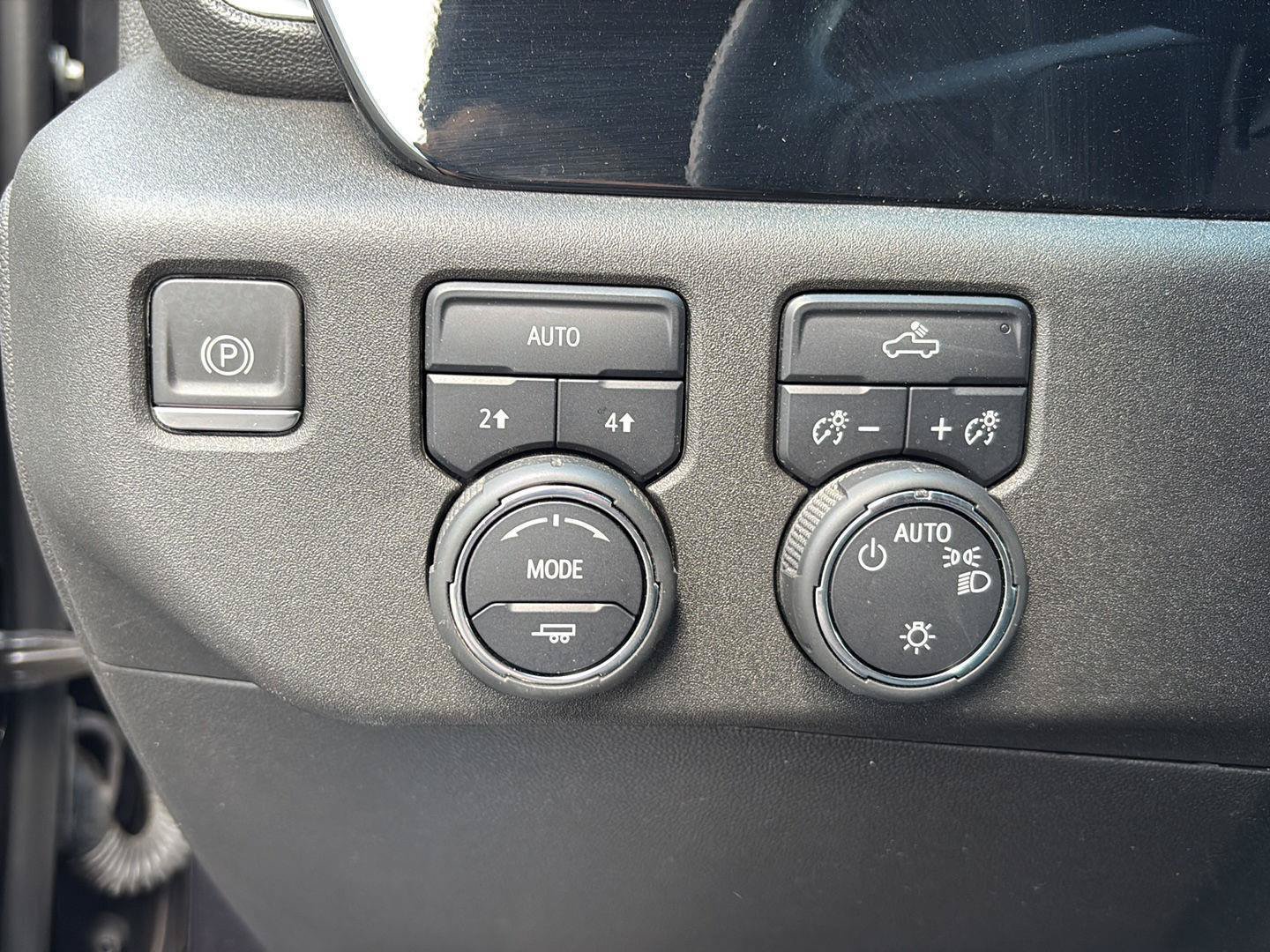 Used 2023 Chevrolet Silverado 1500 LT w/ Protection Package AWD/4WD image 9
